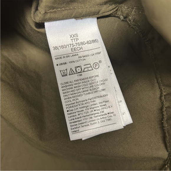 Banana Republic Boxy Cropped Button Down Shirt - Picture 7 of 9